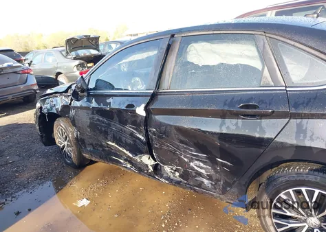 2021 Volkswagen Jetta 1.4T R-Line/1.4T S/1.4T Se z USA, uszkodzony, nr VIN 3VWC57BUXMM090006